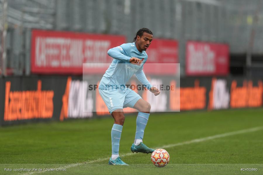 AKON Arena, Würzburg, 02.11.2024, sport, action, Fussball, BFV, 18. Spieltag, Regionalliga Bayern, TGM, FWK, Türkgücü München, FC Würzburger Kickers - Bild-ID: 2450880