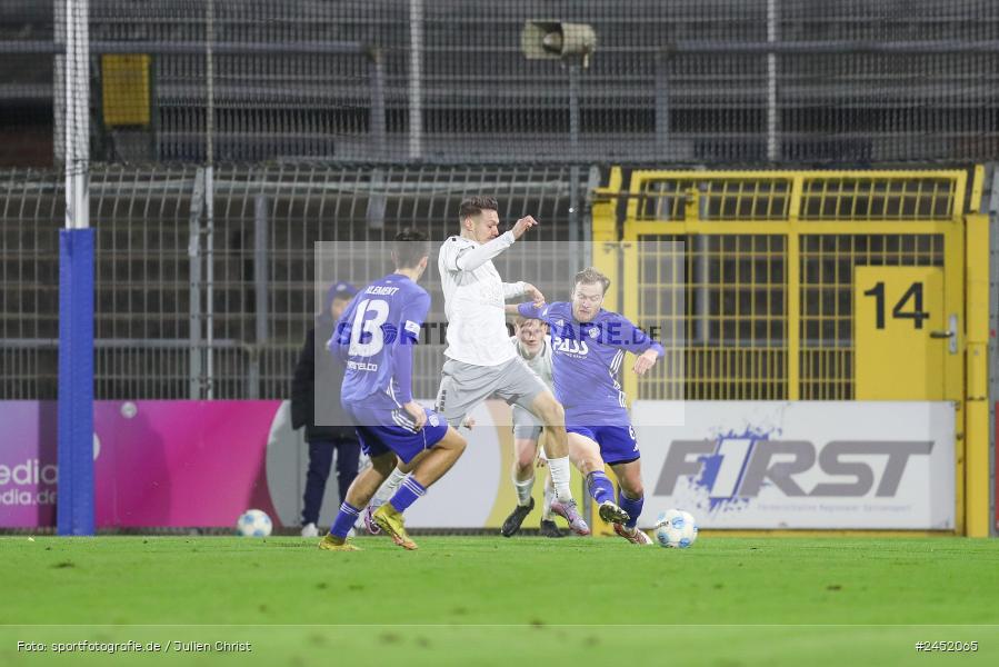 Stadion am Schönbusch, Aschaffenburg, 05.11.2024, sport, action, Fussball, BFV, 13. Spieltag, Regionalliga Bayern, FCE, SVA, FC Eintracht Bamberg, SV Viktoria Aschaffenburg - Bild-ID: 2452065