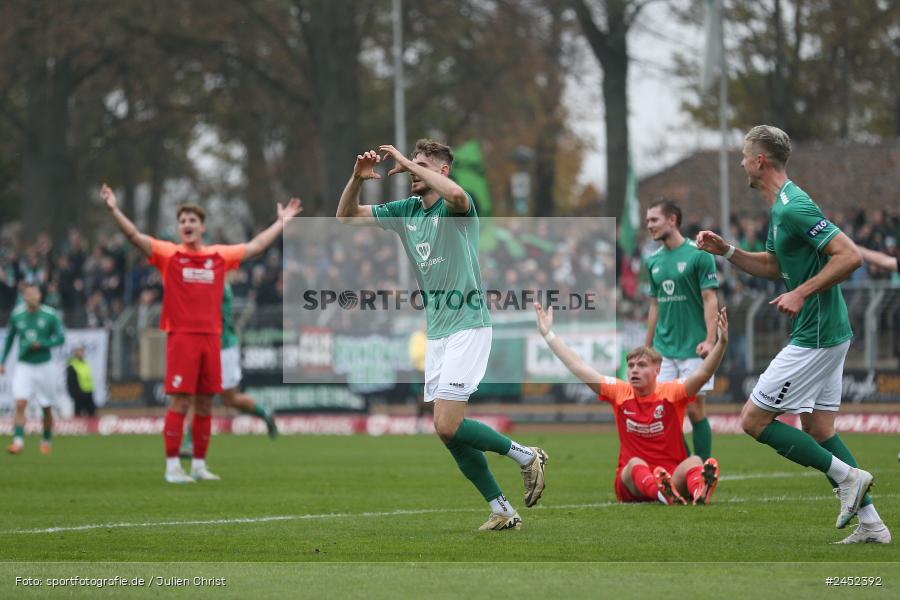 Willy-Sachs-Stadion, Schweinfurt, 09.11.2024, sport, action, Fussball, BFV, 19. Spieltag, Regionalliga Bayern, HAN, FCS, SpVgg Hankofen-Hailing, 1. FC Schweinfurt 1905 - Bild-ID: 2452392