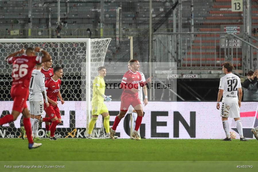 AKON Arena, Würzburg, 15.11.2024, sport, action, Fussball, BFV, 20. Spieltag, Regionalliga Bayern, SVW, FWK, SV Wacker Burghausen, FC Würzburger Kickers - Bild-ID: 2453790