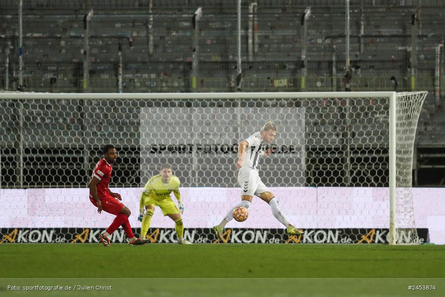 AKON Arena, Würzburg, 15.11.2024, sport, action, Fussball, BFV, 20. Spieltag, Regionalliga Bayern, SVW, FWK, SV Wacker Burghausen, FC Würzburger Kickers - Bild-ID: 2453874