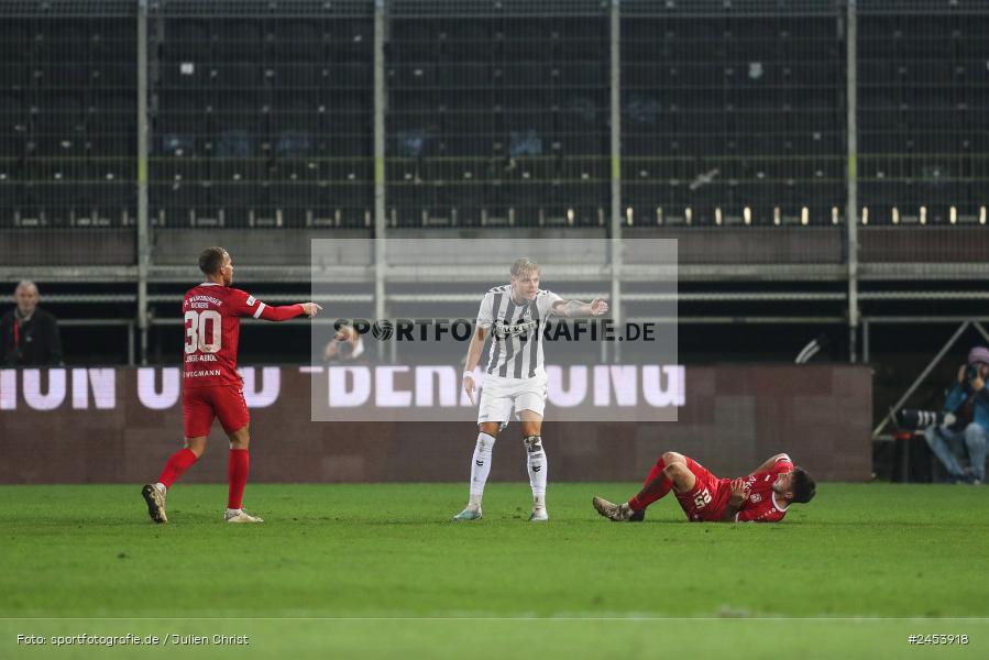 AKON Arena, Würzburg, 15.11.2024, sport, action, Fussball, BFV, 20. Spieltag, Regionalliga Bayern, SVW, FWK, SV Wacker Burghausen, FC Würzburger Kickers - Bild-ID: 2453918