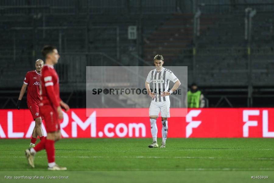 AKON Arena, Würzburg, 15.11.2024, sport, action, Fussball, BFV, 20. Spieltag, Regionalliga Bayern, SVW, FWK, SV Wacker Burghausen, FC Würzburger Kickers - Bild-ID: 2453939