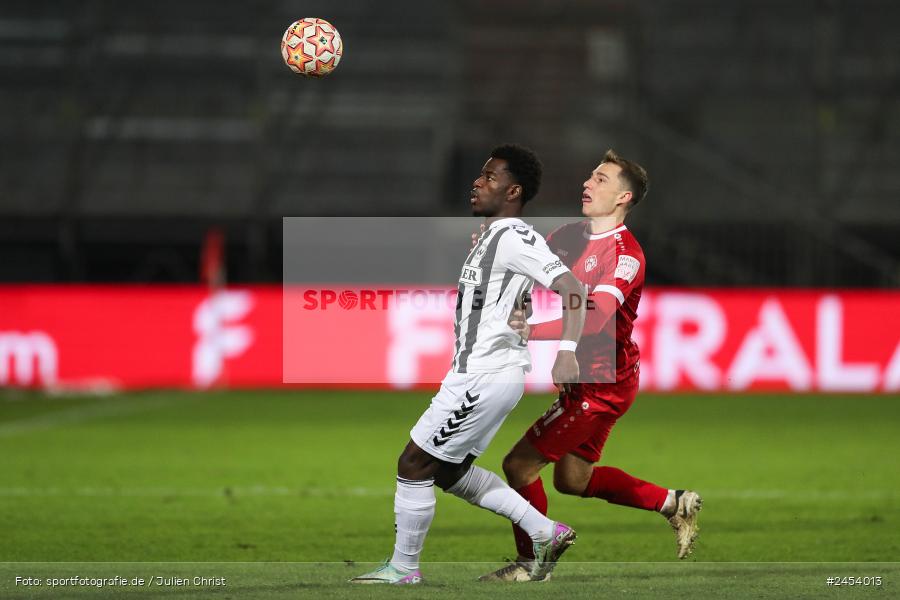 AKON Arena, Würzburg, 15.11.2024, sport, action, Fussball, BFV, 20. Spieltag, Regionalliga Bayern, SVW, FWK, SV Wacker Burghausen, FC Würzburger Kickers - Bild-ID: 2454013