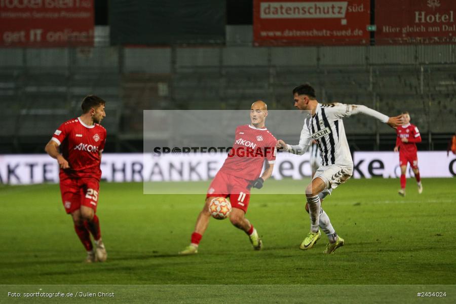 AKON Arena, Würzburg, 15.11.2024, sport, action, Fussball, BFV, 20. Spieltag, Regionalliga Bayern, SVW, FWK, SV Wacker Burghausen, FC Würzburger Kickers - Bild-ID: 2454024