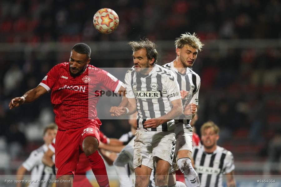 AKON Arena, Würzburg, 15.11.2024, sport, action, Fussball, BFV, 20. Spieltag, Regionalliga Bayern, SVW, FWK, SV Wacker Burghausen, FC Würzburger Kickers - Bild-ID: 2454034