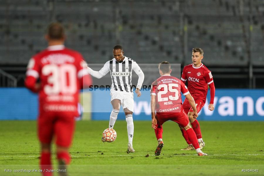 AKON Arena, Würzburg, 15.11.2024, sport, action, Fussball, BFV, 20. Spieltag, Regionalliga Bayern, SVW, FWK, SV Wacker Burghausen, FC Würzburger Kickers - Bild-ID: 2454042