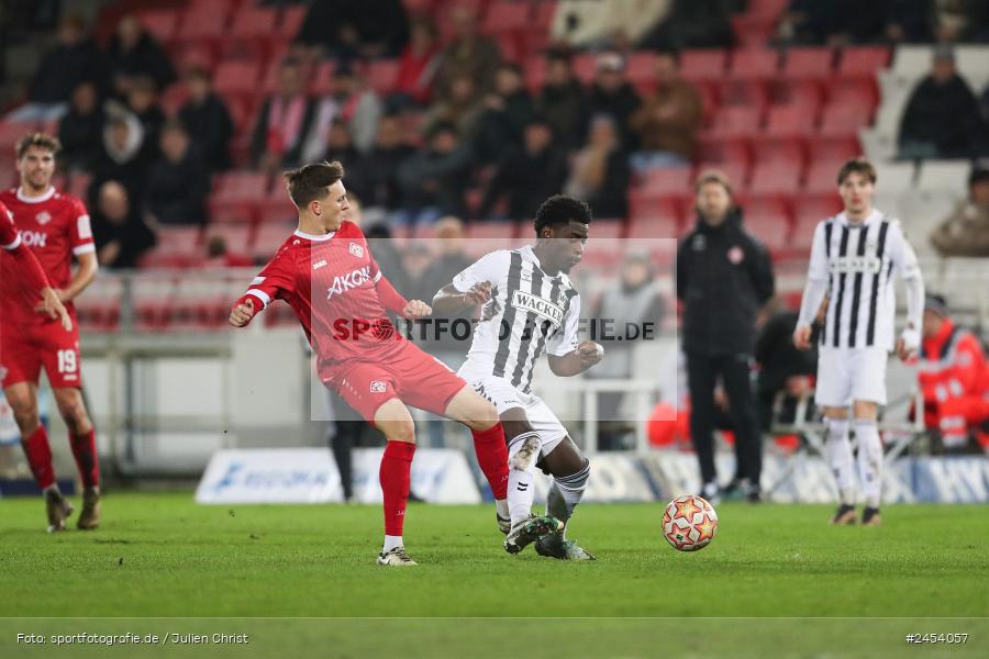 AKON Arena, Würzburg, 15.11.2024, sport, action, Fussball, BFV, 20. Spieltag, Regionalliga Bayern, SVW, FWK, SV Wacker Burghausen, FC Würzburger Kickers - Bild-ID: 2454057