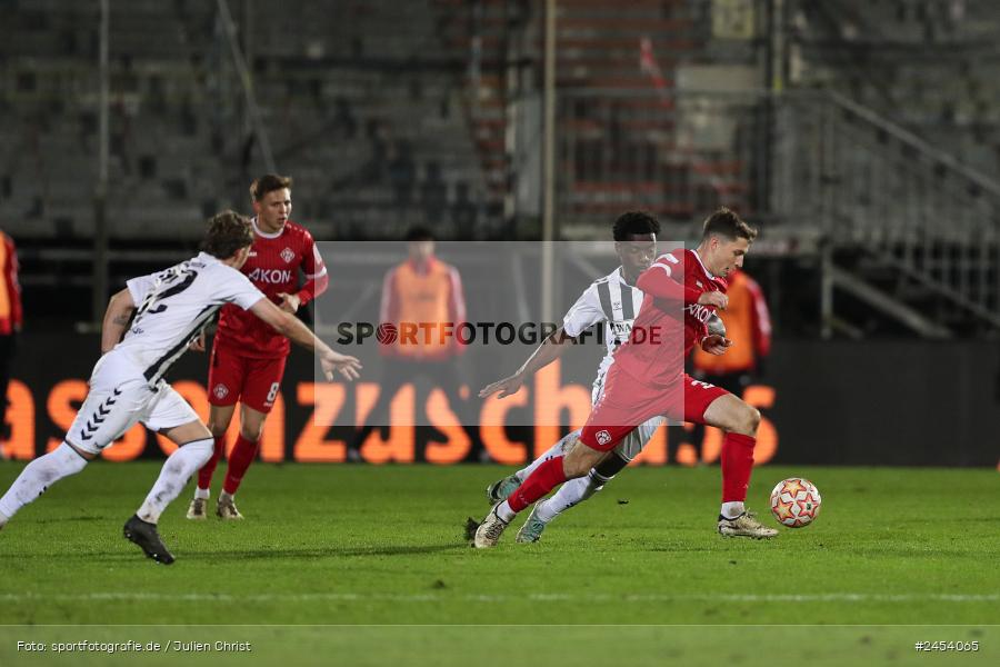 AKON Arena, Würzburg, 15.11.2024, sport, action, Fussball, BFV, 20. Spieltag, Regionalliga Bayern, SVW, FWK, SV Wacker Burghausen, FC Würzburger Kickers - Bild-ID: 2454065