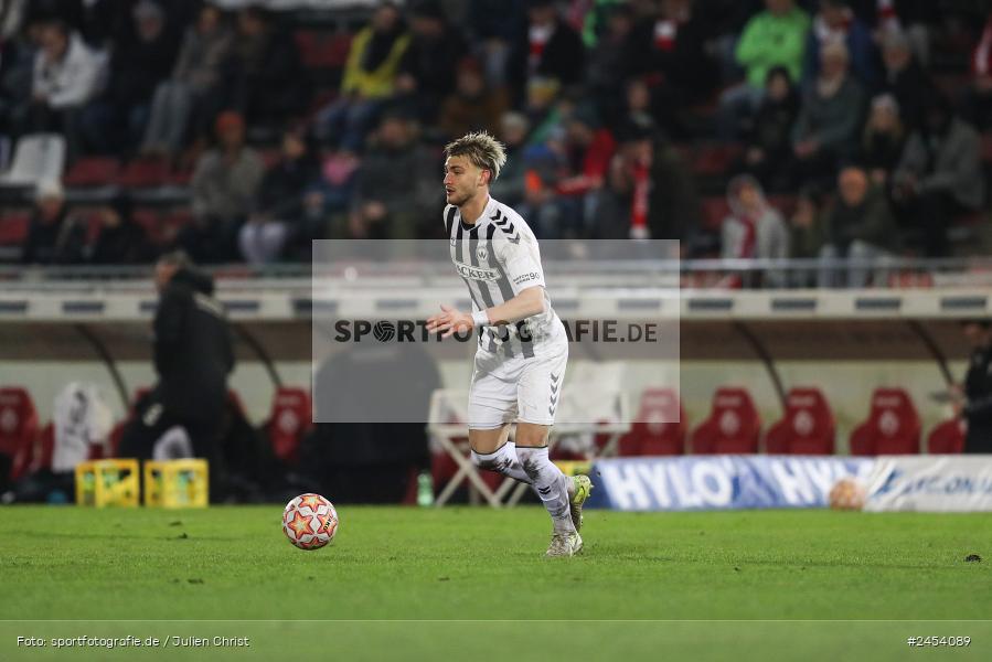 AKON Arena, Würzburg, 15.11.2024, sport, action, Fussball, BFV, 20. Spieltag, Regionalliga Bayern, SVW, FWK, SV Wacker Burghausen, FC Würzburger Kickers - Bild-ID: 2454089