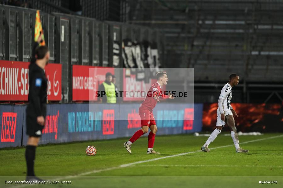 AKON Arena, Würzburg, 15.11.2024, sport, action, Fussball, BFV, 20. Spieltag, Regionalliga Bayern, SVW, FWK, SV Wacker Burghausen, FC Würzburger Kickers - Bild-ID: 2454098