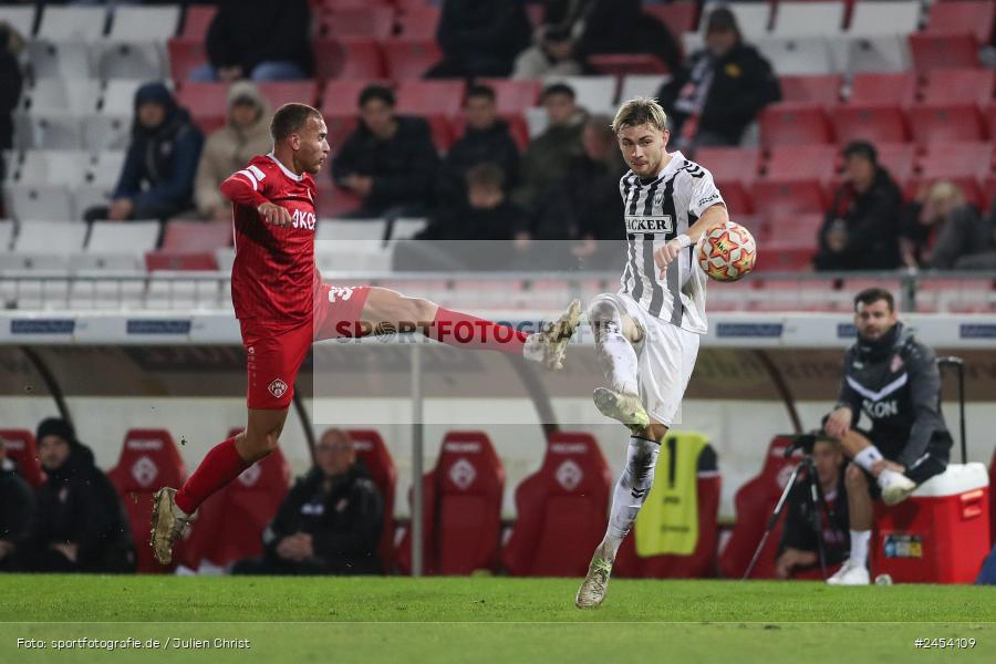 AKON Arena, Würzburg, 15.11.2024, sport, action, Fussball, BFV, 20. Spieltag, Regionalliga Bayern, SVW, FWK, SV Wacker Burghausen, FC Würzburger Kickers - Bild-ID: 2454109