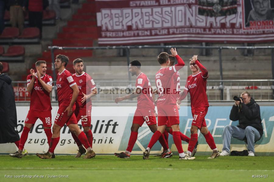 AKON Arena, Würzburg, 15.11.2024, sport, action, Fussball, BFV, 20. Spieltag, Regionalliga Bayern, SVW, FWK, SV Wacker Burghausen, FC Würzburger Kickers - Bild-ID: 2454127