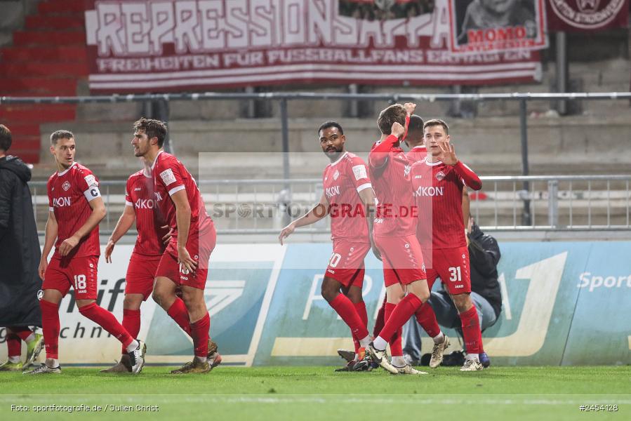 AKON Arena, Würzburg, 15.11.2024, sport, action, Fussball, BFV, 20. Spieltag, Regionalliga Bayern, SVW, FWK, SV Wacker Burghausen, FC Würzburger Kickers - Bild-ID: 2454128