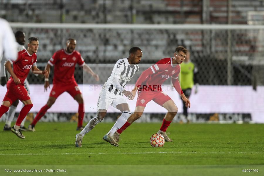 AKON Arena, Würzburg, 15.11.2024, sport, action, Fussball, BFV, 20. Spieltag, Regionalliga Bayern, SVW, FWK, SV Wacker Burghausen, FC Würzburger Kickers - Bild-ID: 2454140