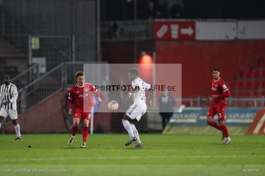 AKON Arena, Würzburg, 15.11.2024, sport, action, Fussball, BFV, 20. Spieltag, Regionalliga Bayern, SVW, FWK, SV Wacker Burghausen, FC Würzburger Kickers - Bild-ID: 2454155