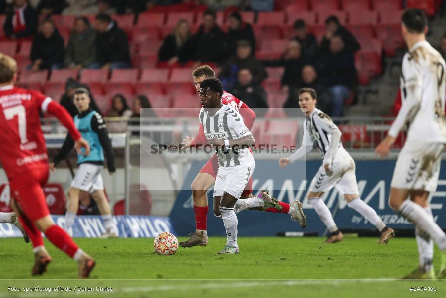 AKON Arena, Würzburg, 15.11.2024, sport, action, Fussball, BFV, 20. Spieltag, Regionalliga Bayern, SVW, FWK, SV Wacker Burghausen, FC Würzburger Kickers - Bild-ID: 2454166