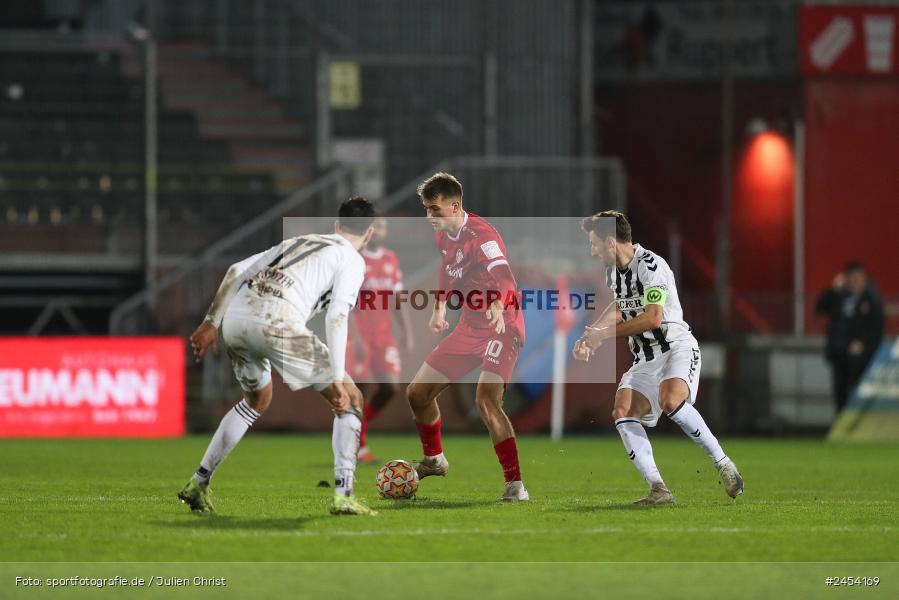 AKON Arena, Würzburg, 15.11.2024, sport, action, Fussball, BFV, 20. Spieltag, Regionalliga Bayern, SVW, FWK, SV Wacker Burghausen, FC Würzburger Kickers - Bild-ID: 2454169