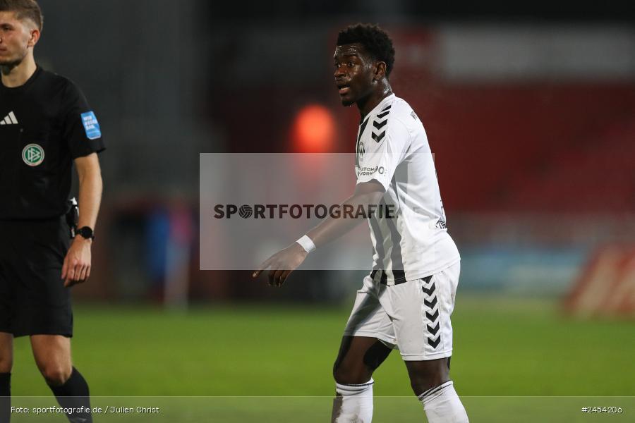 AKON Arena, Würzburg, 15.11.2024, sport, action, Fussball, BFV, 20. Spieltag, Regionalliga Bayern, SVW, FWK, SV Wacker Burghausen, FC Würzburger Kickers - Bild-ID: 2454206