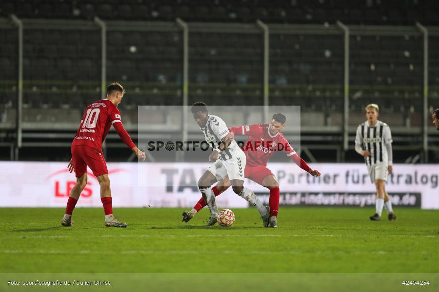AKON Arena, Würzburg, 15.11.2024, sport, action, Fussball, BFV, 20. Spieltag, Regionalliga Bayern, SVW, FWK, SV Wacker Burghausen, FC Würzburger Kickers - Bild-ID: 2454234