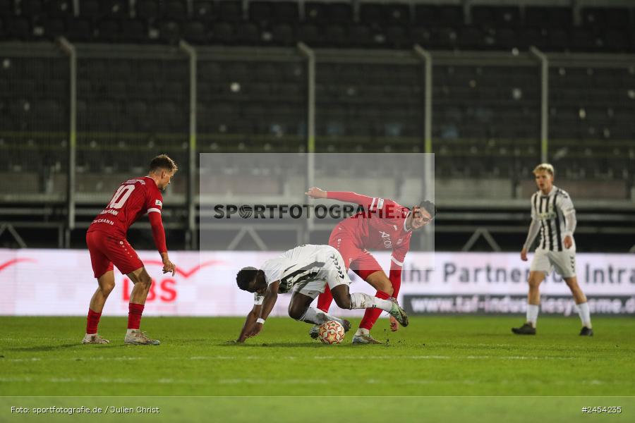 AKON Arena, Würzburg, 15.11.2024, sport, action, Fussball, BFV, 20. Spieltag, Regionalliga Bayern, SVW, FWK, SV Wacker Burghausen, FC Würzburger Kickers - Bild-ID: 2454235