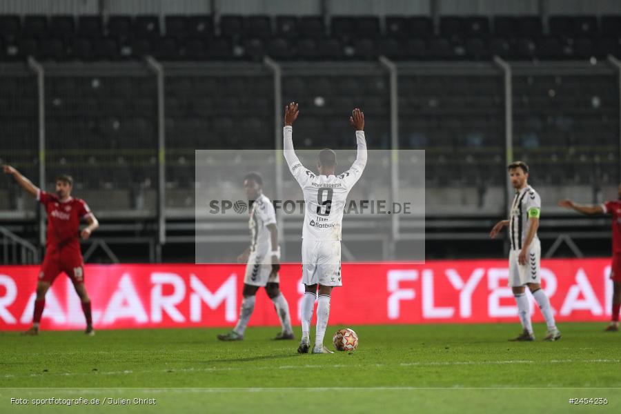 AKON Arena, Würzburg, 15.11.2024, sport, action, Fussball, BFV, 20. Spieltag, Regionalliga Bayern, SVW, FWK, SV Wacker Burghausen, FC Würzburger Kickers - Bild-ID: 2454236
