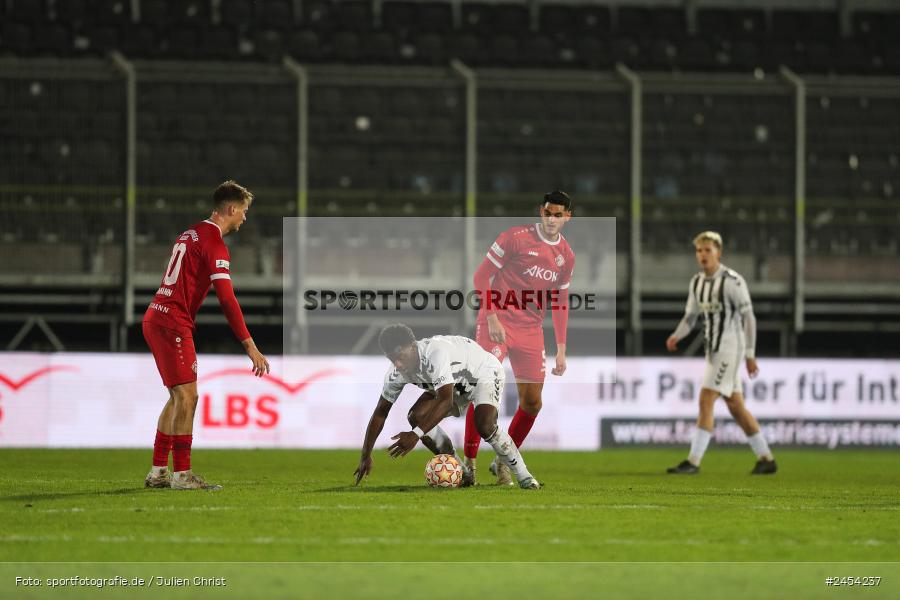 AKON Arena, Würzburg, 15.11.2024, sport, action, Fussball, BFV, 20. Spieltag, Regionalliga Bayern, SVW, FWK, SV Wacker Burghausen, FC Würzburger Kickers - Bild-ID: 2454237