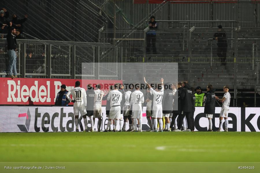 AKON Arena, Würzburg, 15.11.2024, sport, action, Fussball, BFV, 20. Spieltag, Regionalliga Bayern, SVW, FWK, SV Wacker Burghausen, FC Würzburger Kickers - Bild-ID: 2454263