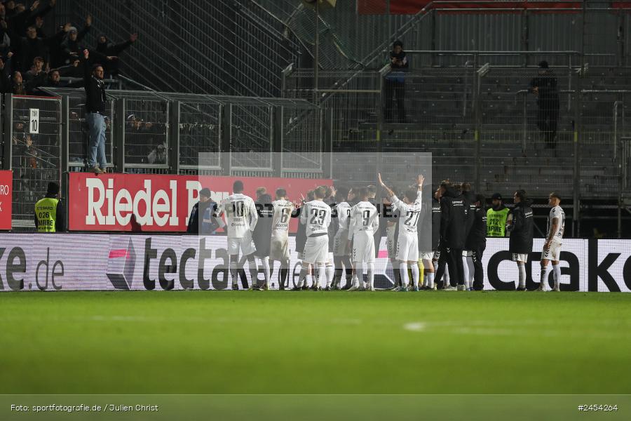 AKON Arena, Würzburg, 15.11.2024, sport, action, Fussball, BFV, 20. Spieltag, Regionalliga Bayern, SVW, FWK, SV Wacker Burghausen, FC Würzburger Kickers - Bild-ID: 2454264