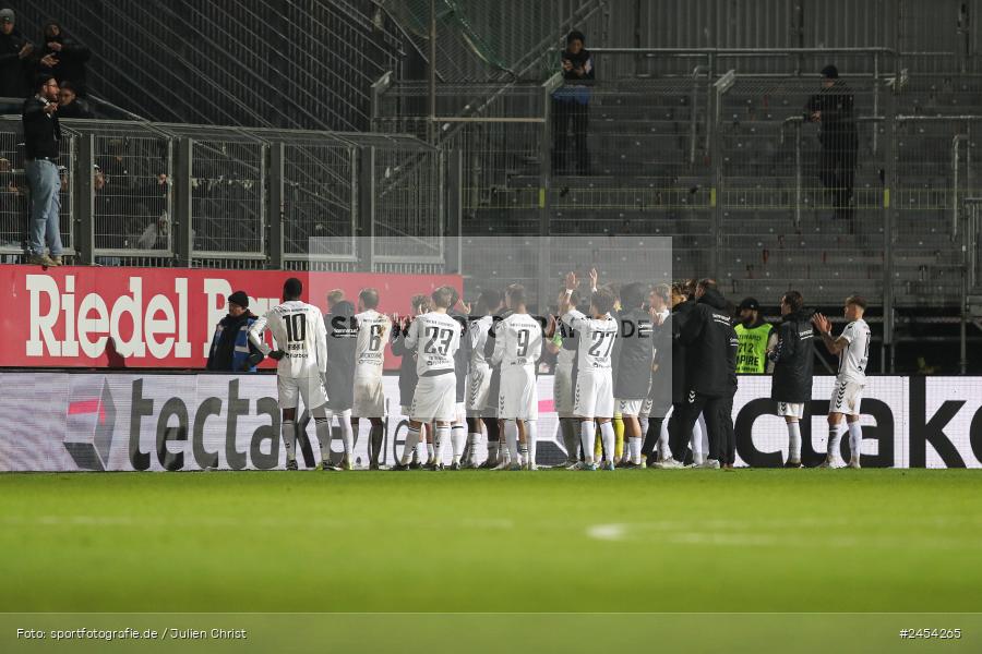 AKON Arena, Würzburg, 15.11.2024, sport, action, Fussball, BFV, 20. Spieltag, Regionalliga Bayern, SVW, FWK, SV Wacker Burghausen, FC Würzburger Kickers - Bild-ID: 2454265