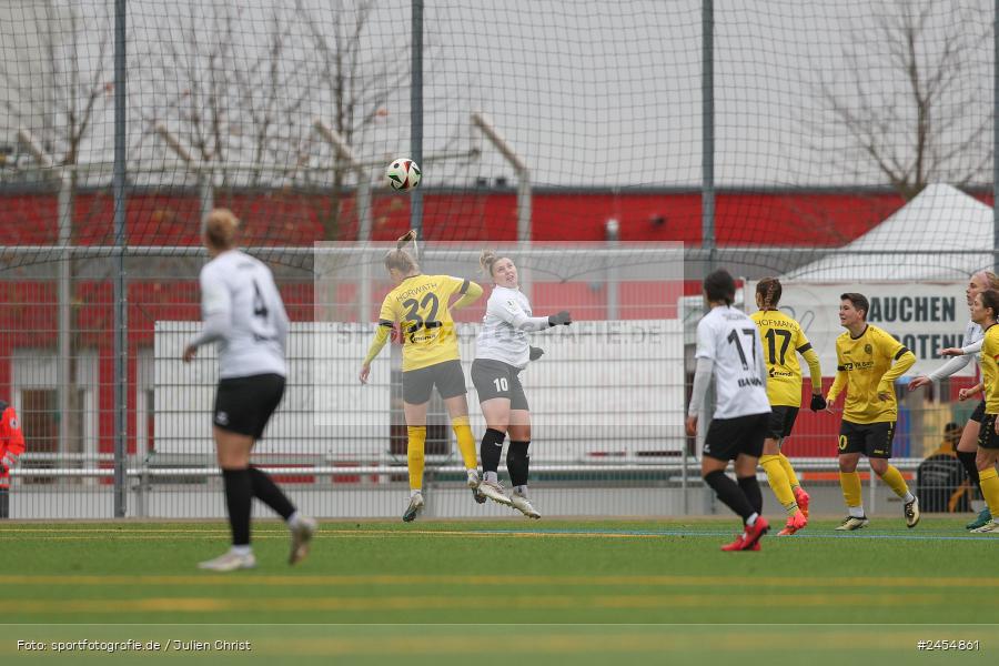 sport, action, Sportanlage Buchschwabacher Strasse 32, SV67, SV 67 Weinberg, SCS, SC Sand, Roßtal, Fussball, DFB, 2. Frauen-Bundesliga, 17.11.2024, 11. Spieltag - Bild-ID: 2454861 sport, action, Sportanlage Buchschwabacher Strasse 32, SV67, SV 67 Weinberg, SCS, SC Sand, Roßtal, Fussball, DFB, 2. Frauen-Bundesliga, 17.11.2024, 11. Spieltag - Bild-ID: 2454861
