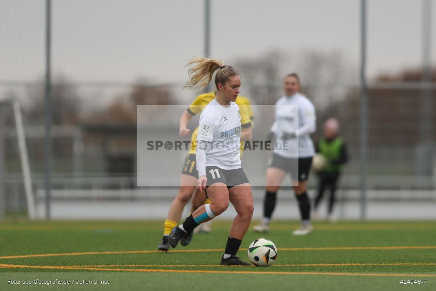 sport, action, Sportanlage Buchschwabacher Strasse 32, SV67, SV 67 Weinberg, SCS, SC Sand, Roßtal, Fussball, DFB, 2. Frauen-Bundesliga, 17.11.2024, 11. Spieltag - Bild-ID: 2454877 sport, action, Sportanlage Buchschwabacher Strasse 32, SV67, SV 67 Weinberg, SCS, SC Sand, Roßtal, Fussball, DFB, 2. Frauen-Bundesliga, 17.11.2024, 11. Spieltag - Bild-ID: 2454877