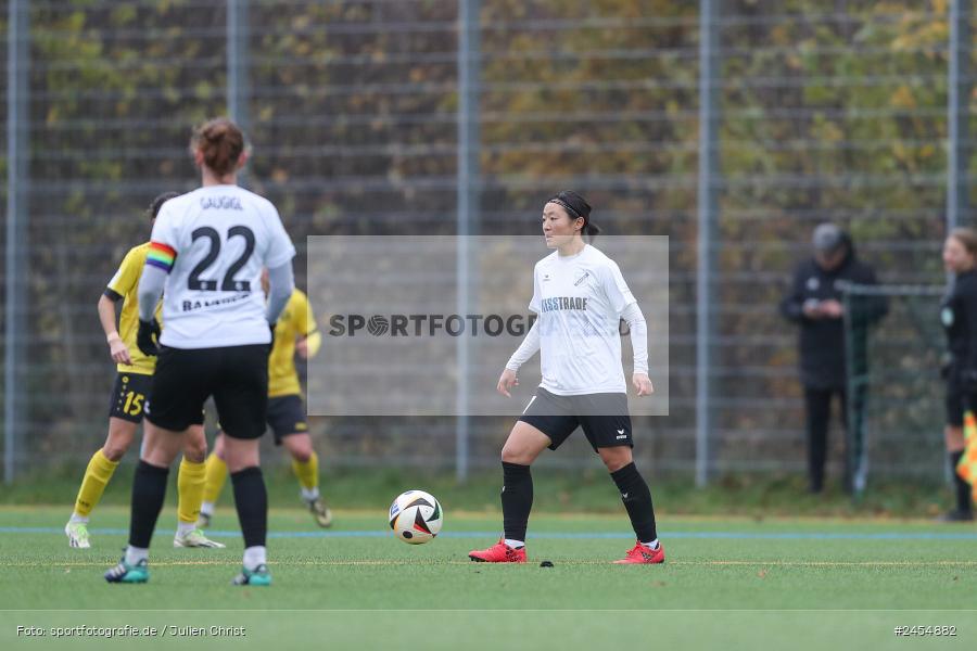 sport, action, Sportanlage Buchschwabacher Strasse 32, SV67, SV 67 Weinberg, SCS, SC Sand, Roßtal, Fussball, DFB, 2. Frauen-Bundesliga, 17.11.2024, 11. Spieltag - Bild-ID: 2454882