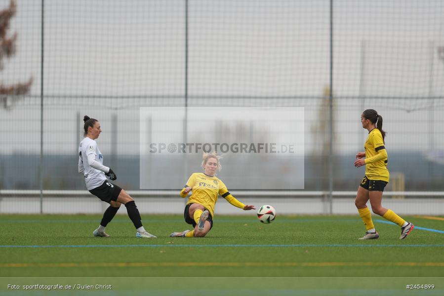 sport, action, Sportanlage Buchschwabacher Strasse 32, SV67, SV 67 Weinberg, SCS, SC Sand, Roßtal, Fussball, DFB, 2. Frauen-Bundesliga, 17.11.2024, 11. Spieltag - Bild-ID: 2454899