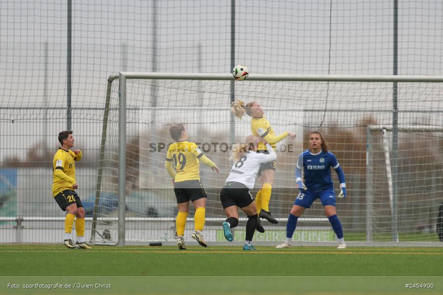 sport, action, Sportanlage Buchschwabacher Strasse 32, SV67, SV 67 Weinberg, SCS, SC Sand, Roßtal, Fussball, DFB, 2. Frauen-Bundesliga, 17.11.2024, 11. Spieltag - Bild-ID: 2454900