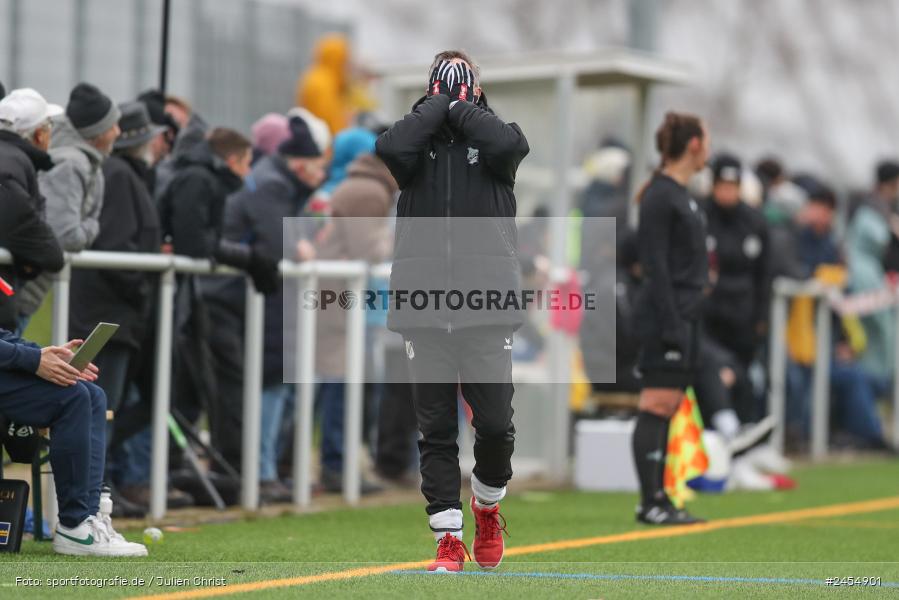 sport, action, Sportanlage Buchschwabacher Strasse 32, SV67, SV 67 Weinberg, SCS, SC Sand, Roßtal, Fussball, DFB, 2. Frauen-Bundesliga, 17.11.2024, 11. Spieltag - Bild-ID: 2454901