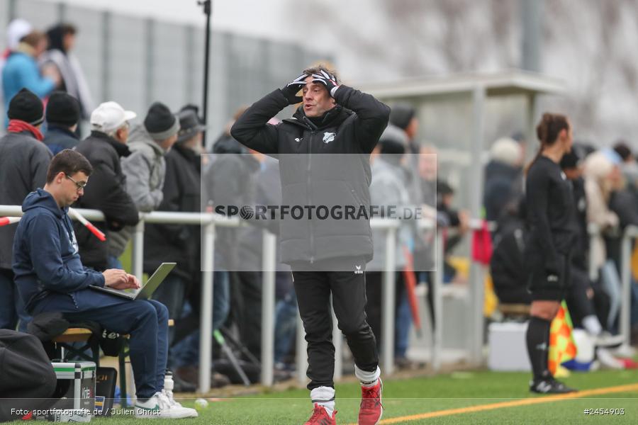 sport, action, Sportanlage Buchschwabacher Strasse 32, SV67, SV 67 Weinberg, SCS, SC Sand, Roßtal, Fussball, DFB, 2. Frauen-Bundesliga, 17.11.2024, 11. Spieltag - Bild-ID: 2454903