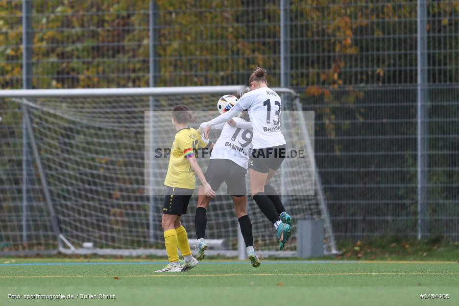 sport, action, Sportanlage Buchschwabacher Strasse 32, SV67, SV 67 Weinberg, SCS, SC Sand, Roßtal, Fussball, DFB, 2. Frauen-Bundesliga, 17.11.2024, 11. Spieltag - Bild-ID: 2454905