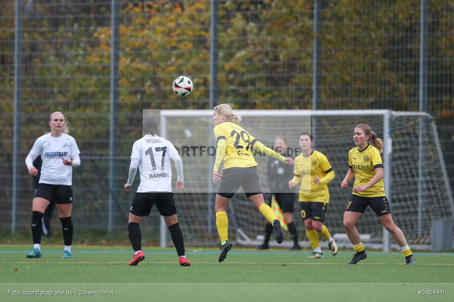 sport, action, Sportanlage Buchschwabacher Strasse 32, SV67, SV 67 Weinberg, SCS, SC Sand, Roßtal, Fussball, DFB, 2. Frauen-Bundesliga, 17.11.2024, 11. Spieltag - Bild-ID: 2454911