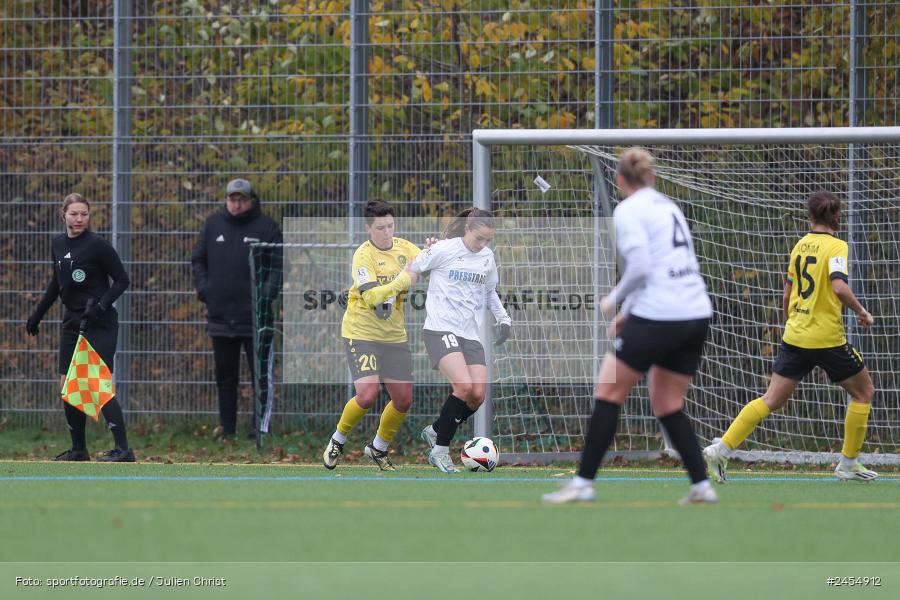 sport, action, Sportanlage Buchschwabacher Strasse 32, SV67, SV 67 Weinberg, SCS, SC Sand, Roßtal, Fussball, DFB, 2. Frauen-Bundesliga, 17.11.2024, 11. Spieltag - Bild-ID: 2454912