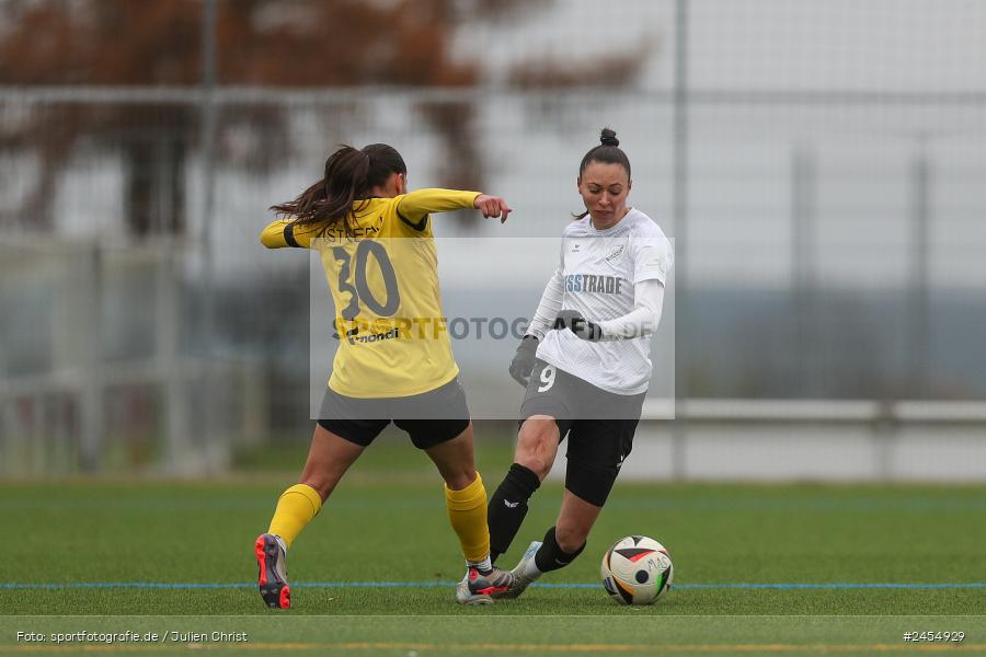 sport, action, Sportanlage Buchschwabacher Strasse 32, SV67, SV 67 Weinberg, SCS, SC Sand, Roßtal, Fussball, DFB, 2. Frauen-Bundesliga, 17.11.2024, 11. Spieltag - Bild-ID: 2454929 sport, action, Sportanlage Buchschwabacher Strasse 32, SV67, SV 67 Weinberg, SCS, SC Sand, Roßtal, Fussball, DFB, 2. Frauen-Bundesliga, 17.11.2024, 11. Spieltag - Bild-ID: 2454929