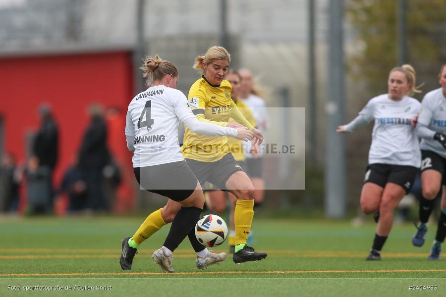 sport, action, Sportanlage Buchschwabacher Strasse 32, SV67, SV 67 Weinberg, SCS, SC Sand, Roßtal, Fussball, DFB, 2. Frauen-Bundesliga, 17.11.2024, 11. Spieltag - Bild-ID: 2454933