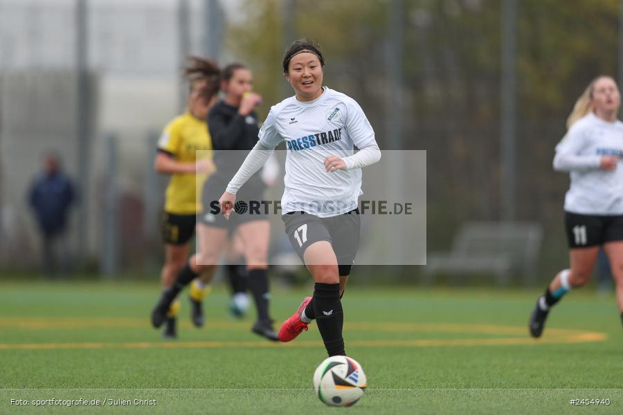 sport, action, Sportanlage Buchschwabacher Strasse 32, SV67, SV 67 Weinberg, SCS, SC Sand, Roßtal, Fussball, DFB, 2. Frauen-Bundesliga, 17.11.2024, 11. Spieltag - Bild-ID: 2454940