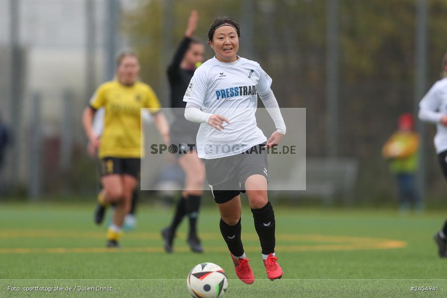 sport, action, Sportanlage Buchschwabacher Strasse 32, SV67, SV 67 Weinberg, SCS, SC Sand, Roßtal, Fussball, DFB, 2. Frauen-Bundesliga, 17.11.2024, 11. Spieltag - Bild-ID: 2454941