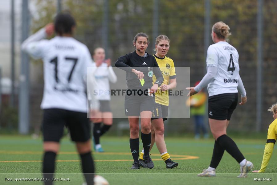 sport, action, Sportanlage Buchschwabacher Strasse 32, SV67, SV 67 Weinberg, SCS, SC Sand, Roßtal, Fussball, DFB, 2. Frauen-Bundesliga, 17.11.2024, 11. Spieltag - Bild-ID: 2454942