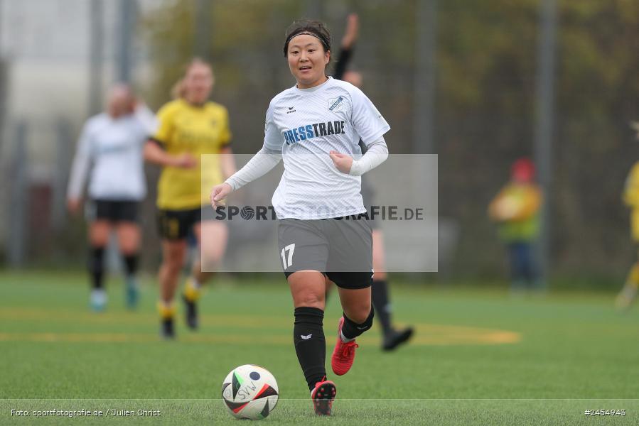 sport, action, Sportanlage Buchschwabacher Strasse 32, SV67, SV 67 Weinberg, SCS, SC Sand, Roßtal, Fussball, DFB, 2. Frauen-Bundesliga, 17.11.2024, 11. Spieltag - Bild-ID: 2454943