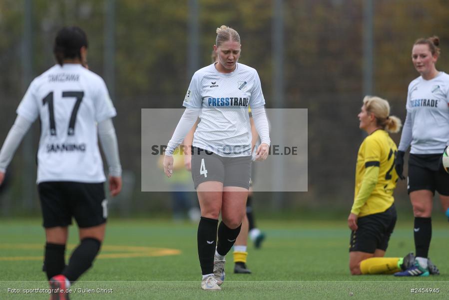 sport, action, Sportanlage Buchschwabacher Strasse 32, SV67, SV 67 Weinberg, SCS, SC Sand, Roßtal, Fussball, DFB, 2. Frauen-Bundesliga, 17.11.2024, 11. Spieltag - Bild-ID: 2454945