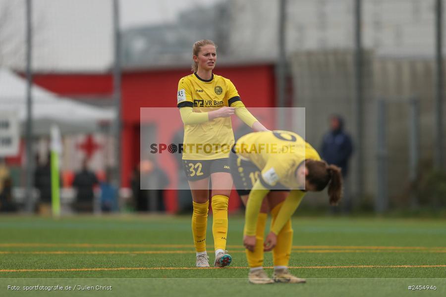 sport, action, Sportanlage Buchschwabacher Strasse 32, SV67, SV 67 Weinberg, SCS, SC Sand, Roßtal, Fussball, DFB, 2. Frauen-Bundesliga, 17.11.2024, 11. Spieltag - Bild-ID: 2454946