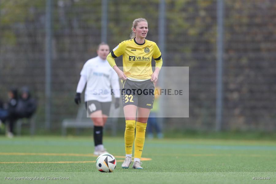 sport, action, Sportanlage Buchschwabacher Strasse 32, SV67, SV 67 Weinberg, SCS, SC Sand, Roßtal, Fussball, DFB, 2. Frauen-Bundesliga, 17.11.2024, 11. Spieltag - Bild-ID: 2454949