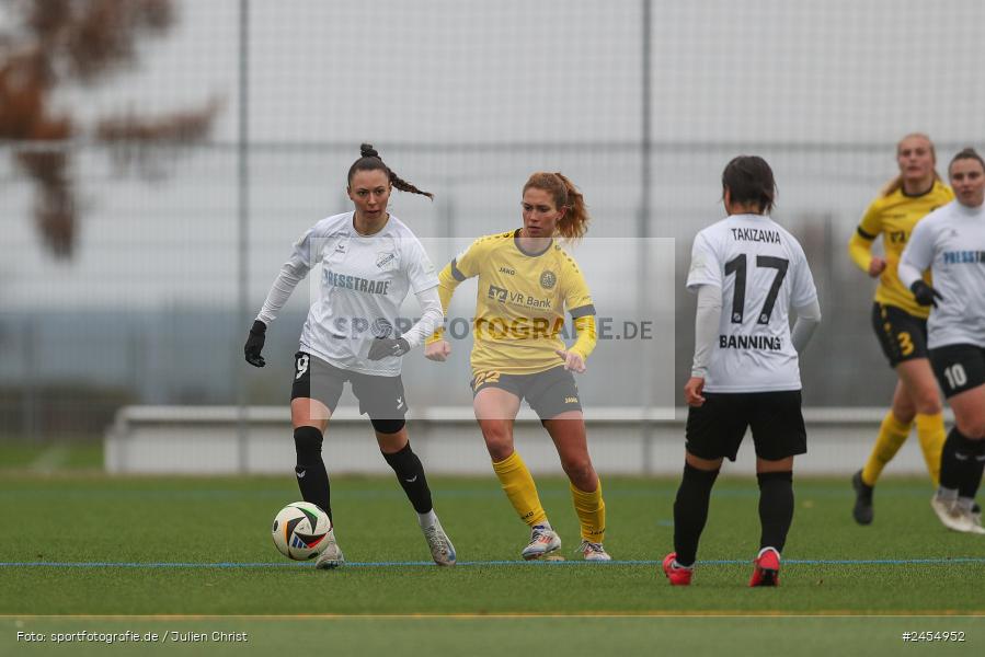 sport, action, Sportanlage Buchschwabacher Strasse 32, SV67, SV 67 Weinberg, SCS, SC Sand, Roßtal, Fussball, DFB, 2. Frauen-Bundesliga, 17.11.2024, 11. Spieltag - Bild-ID: 2454952